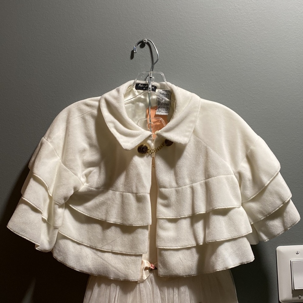 BRAND NEW GIRLS DRESS SIZE 7/8! COLOR IS IVORY. STUNNING IN PERSON. NWT. - Picture 3 of 13